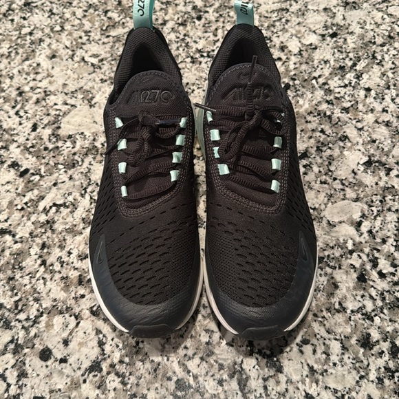 nike 270s - Picture 2 of 4